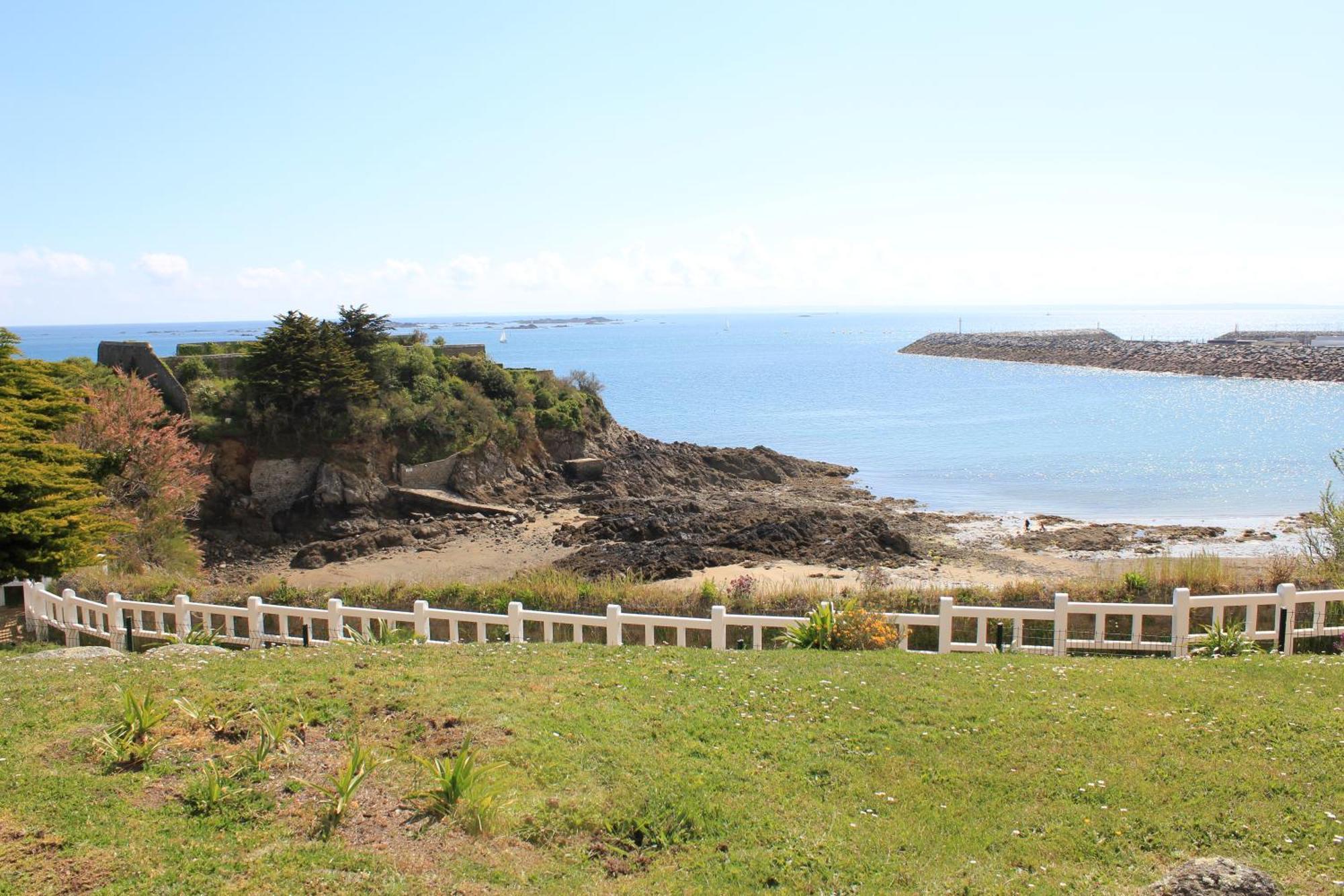 Appartement Vue Mer Au Jardin De La Comtesse Saint-Quay-Portrieux Esterno foto